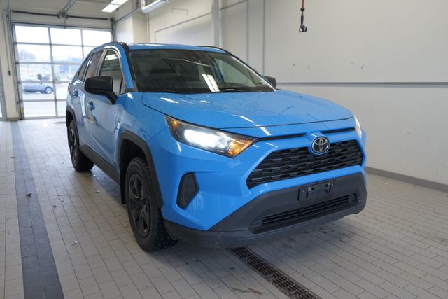 Thumbnail: 2021 Toyota RAV4 - 16