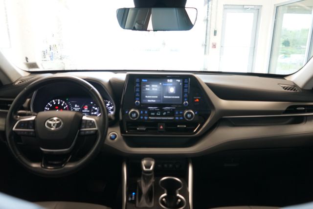 2021 Toyota Highlander XLE 29