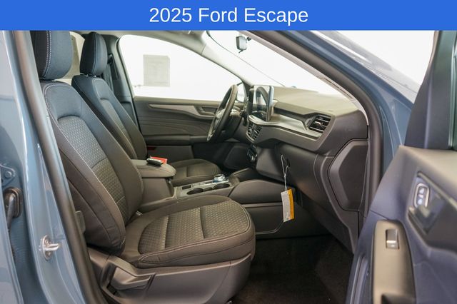 Thumbnail: 2025 Ford Escape - 32