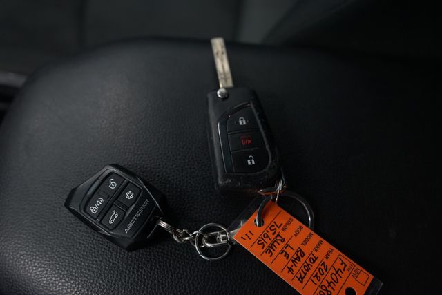 Thumbnail: 2021 Toyota RAV4 - 22