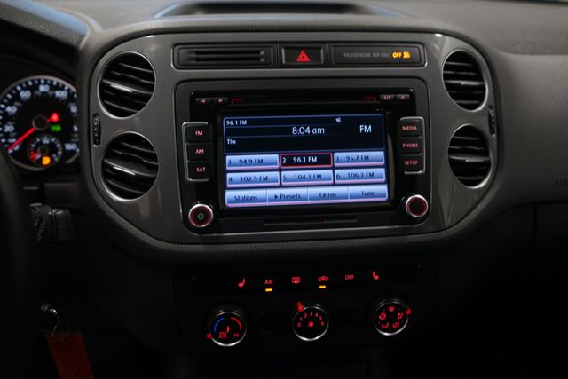 Thumbnail: 2015 Volkswagen Tiguan - 23