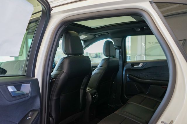 2025 Ford Escape ST-Line 28
