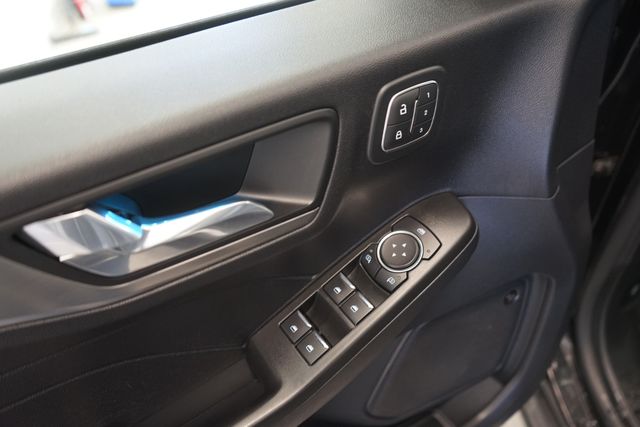 Thumbnail: 2021 Ford Escape - 11