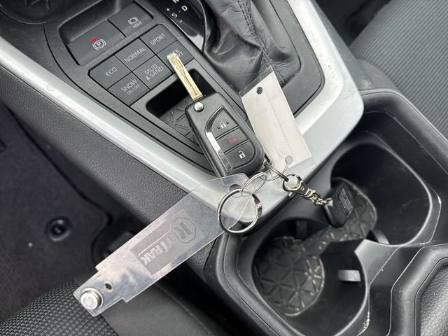 Thumbnail: 2021 Toyota RAV4 - 27