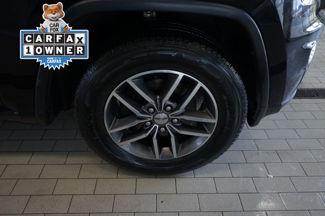 Thumbnail: 2017 Jeep Grand Cherokee - 15