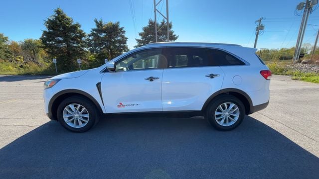 Thumbnail: 2017 Kia Sorento - 6