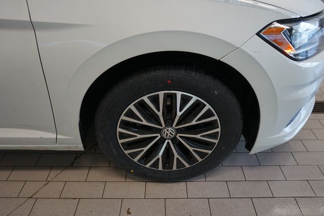 Thumbnail: 2019 Volkswagen Jetta - 15