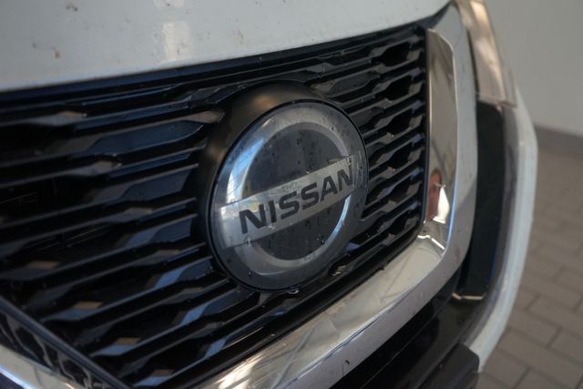 Thumbnail: 2018 Nissan Rogue - 18