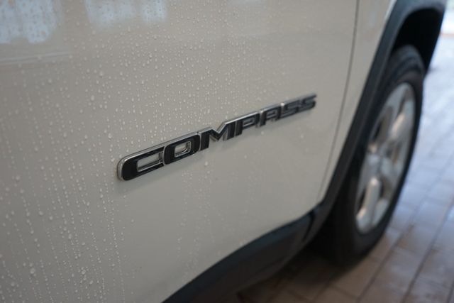 Thumbnail: 2021 Jeep Compass - 14