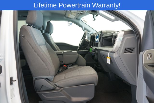 Thumbnail: 2025 Ford F-350 - 31