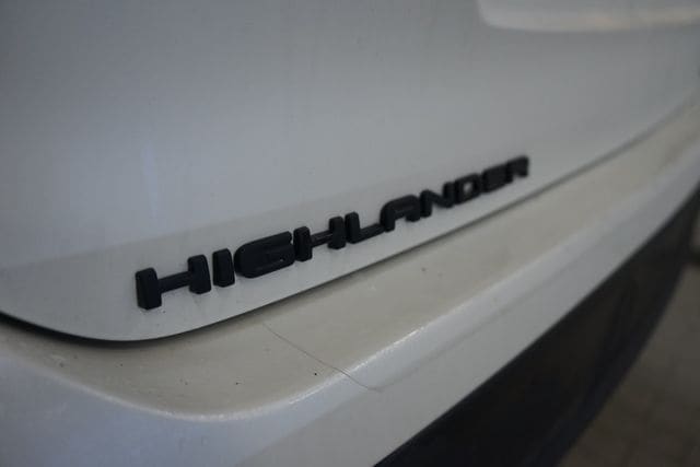 Thumbnail: 2021 Toyota Highlander - 13