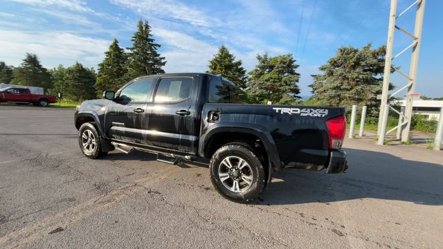 Thumbnail: 2017 Toyota Tacoma - 7
