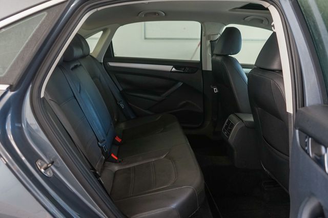 Thumbnail: 2013 Volkswagen Passat - 21