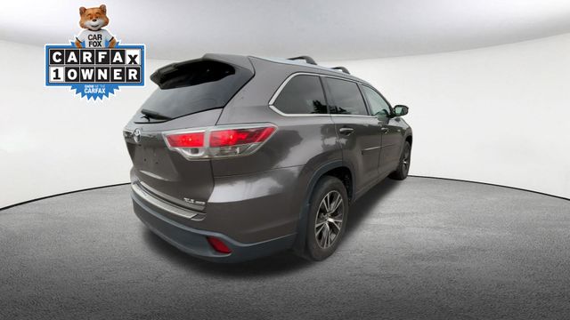 Thumbnail: 2016 Toyota Highlander - 8