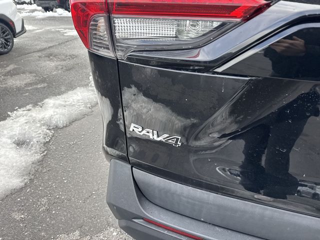 Thumbnail: 2021 Toyota RAV4 - 15