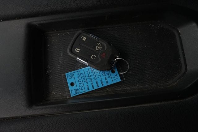 Thumbnail: 2020 Chevrolet Silverado 1500 - 23