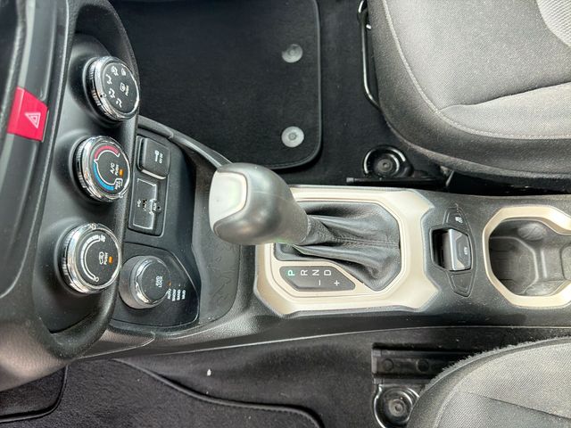 Thumbnail: 2016 Jeep Renegade - 26