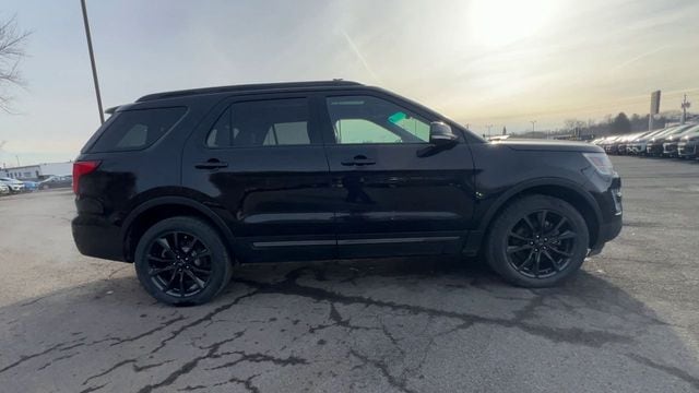 Thumbnail: 2017 Ford Explorer - 10