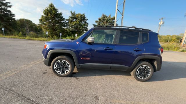 Thumbnail: 2016 Jeep Renegade - 6