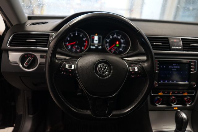 Thumbnail: 2019 Volkswagen Passat - 20