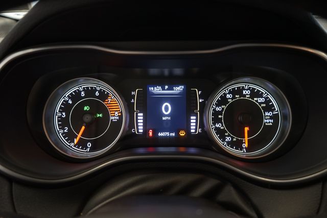 Thumbnail: 2021 Jeep Cherokee - 23