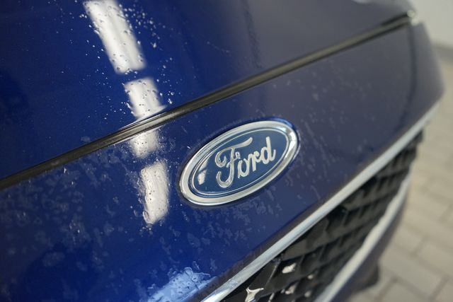 Thumbnail: 2017 Ford Focus - 18