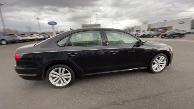 Thumbnail: 2019 Volkswagen Passat - 9