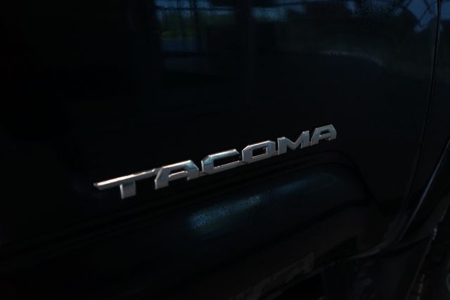 Thumbnail: 2017 Toyota Tacoma - 16