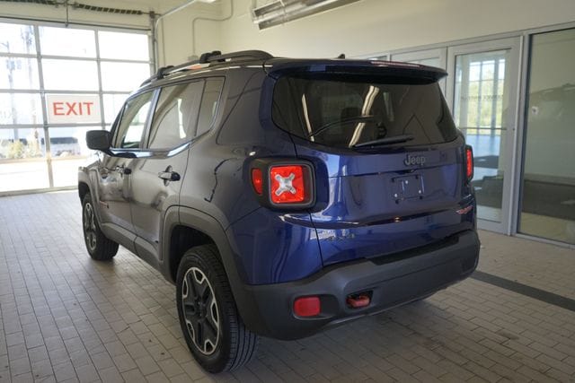 Thumbnail: 2016 Jeep Renegade - 11