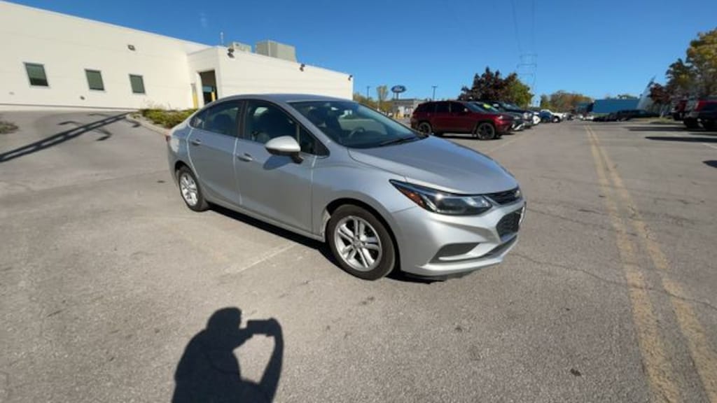 Used 2018 Chevrolet Cruze LT Sedan
