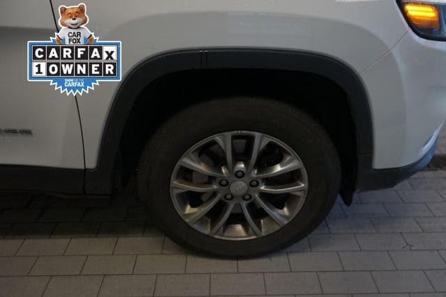 Thumbnail: 2019 Jeep Cherokee - 16