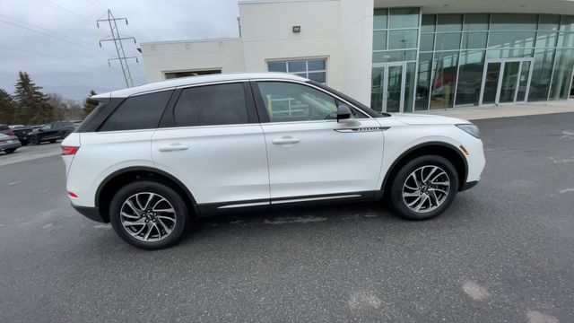 Thumbnail: 2022 Lincoln Corsair - 10