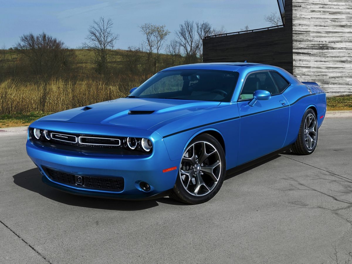 2015 Dodge Challenger SXT Hero Image