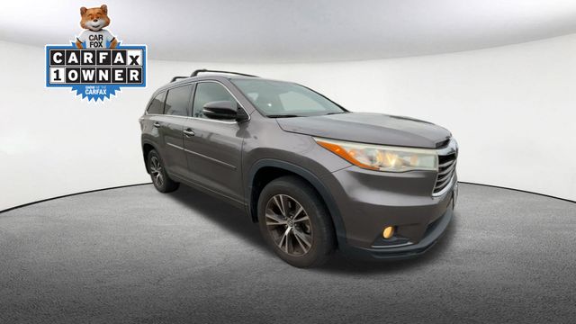 Thumbnail: 2016 Toyota Highlander - 2