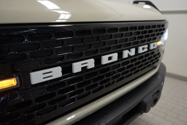 Thumbnail: 2025 Ford Bronco - 18