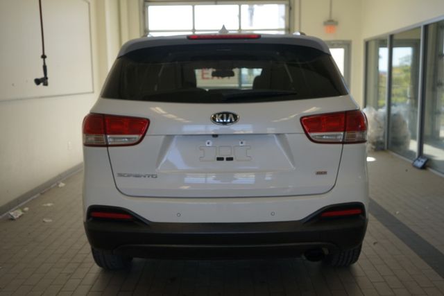 Thumbnail: 2017 Kia Sorento - 12