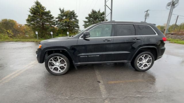 Thumbnail: 2018 Jeep Grand Cherokee - 6