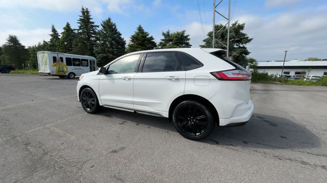 2022 Ford Edge  7