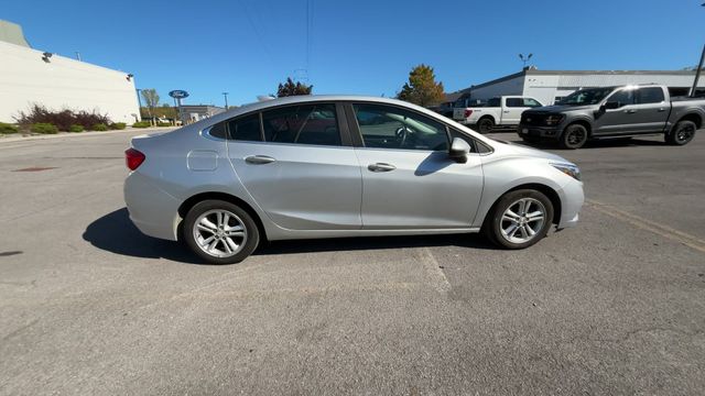 Thumbnail: 2018 Chevrolet Cruze - 9