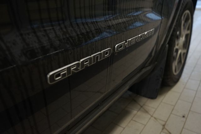 Thumbnail: 2018 Jeep Grand Cherokee - 14
