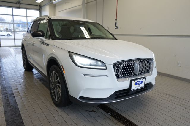 Thumbnail: 2022 Lincoln Corsair - 17