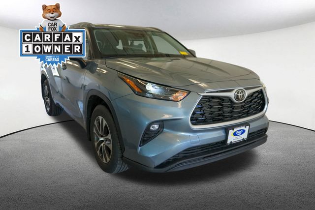 Thumbnail: 2022 Toyota Highlander - 15