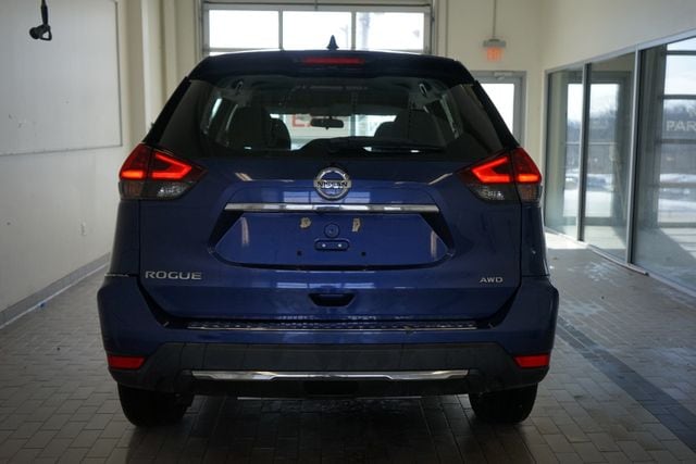 Thumbnail: 2018 Nissan Rogue - 12