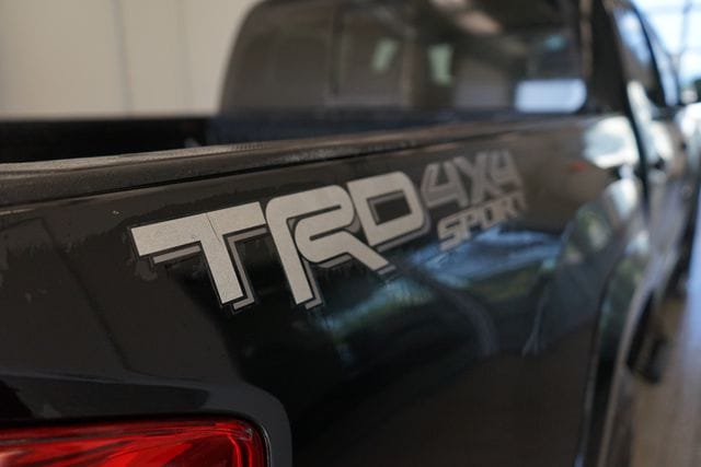Thumbnail: 2017 Toyota Tacoma - 15