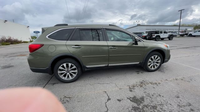 Thumbnail: 2017 Subaru Outback - 10