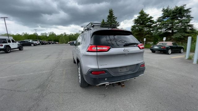 Thumbnail: 2018 Jeep Cherokee - 8