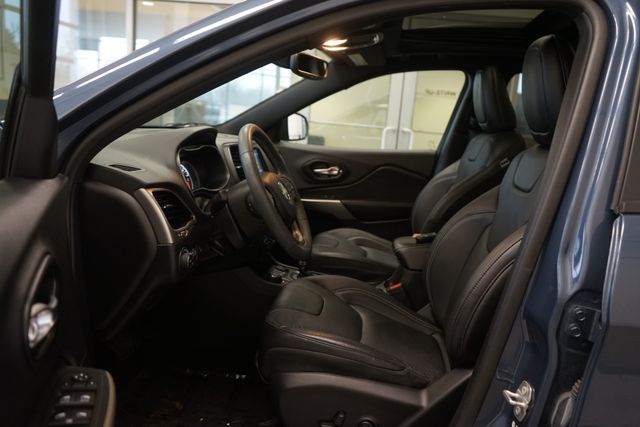 Thumbnail: 2021 Jeep Cherokee - 20