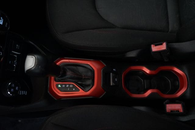 Thumbnail: 2016 Jeep Renegade - 24
