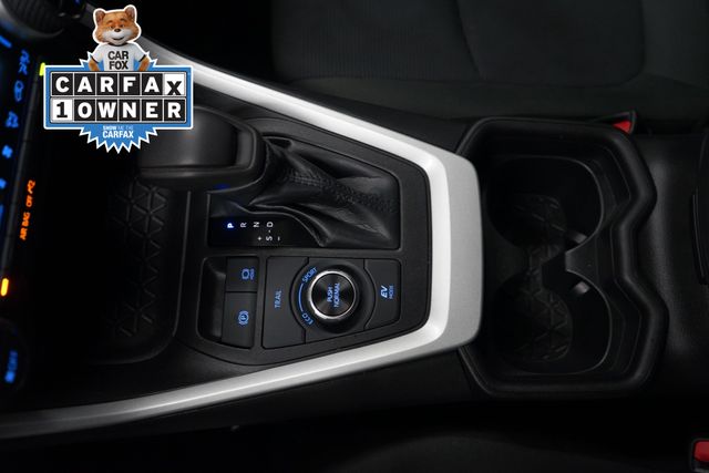 Thumbnail: 2021 Toyota RAV4 - 16