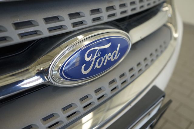 Thumbnail: 2011 Ford Taurus - 18